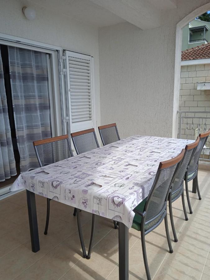 Apartment Davor Gradac  Eksteriør billede