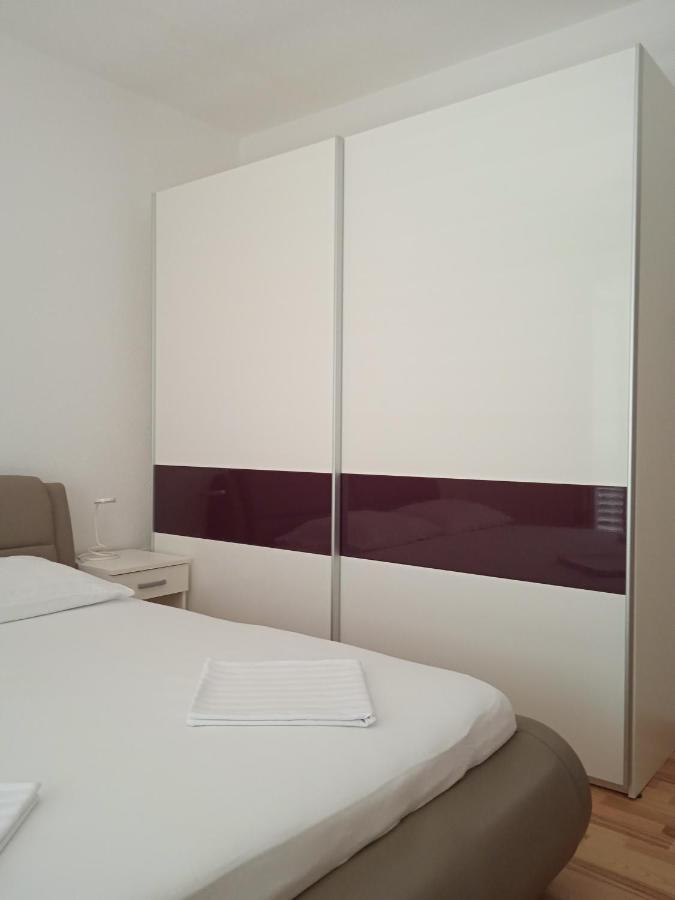 Apartment Davor Gradac  Eksteriør billede