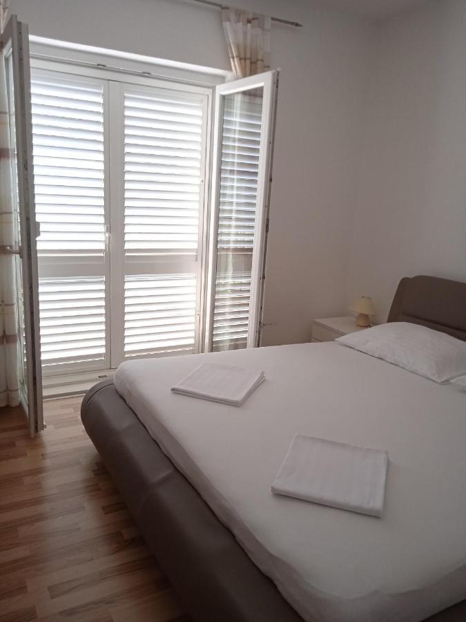 Apartment Davor Gradac  Eksteriør billede