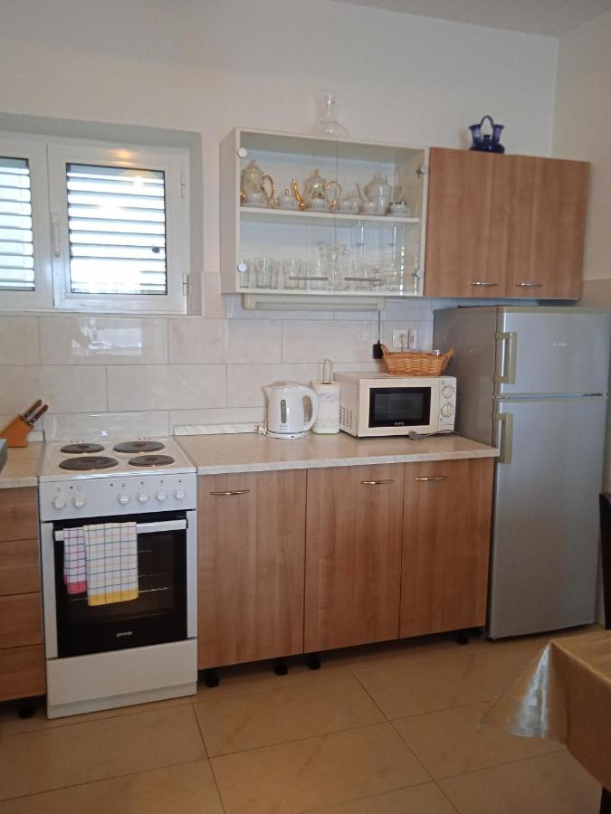 Apartment Davor Gradac  Eksteriør billede