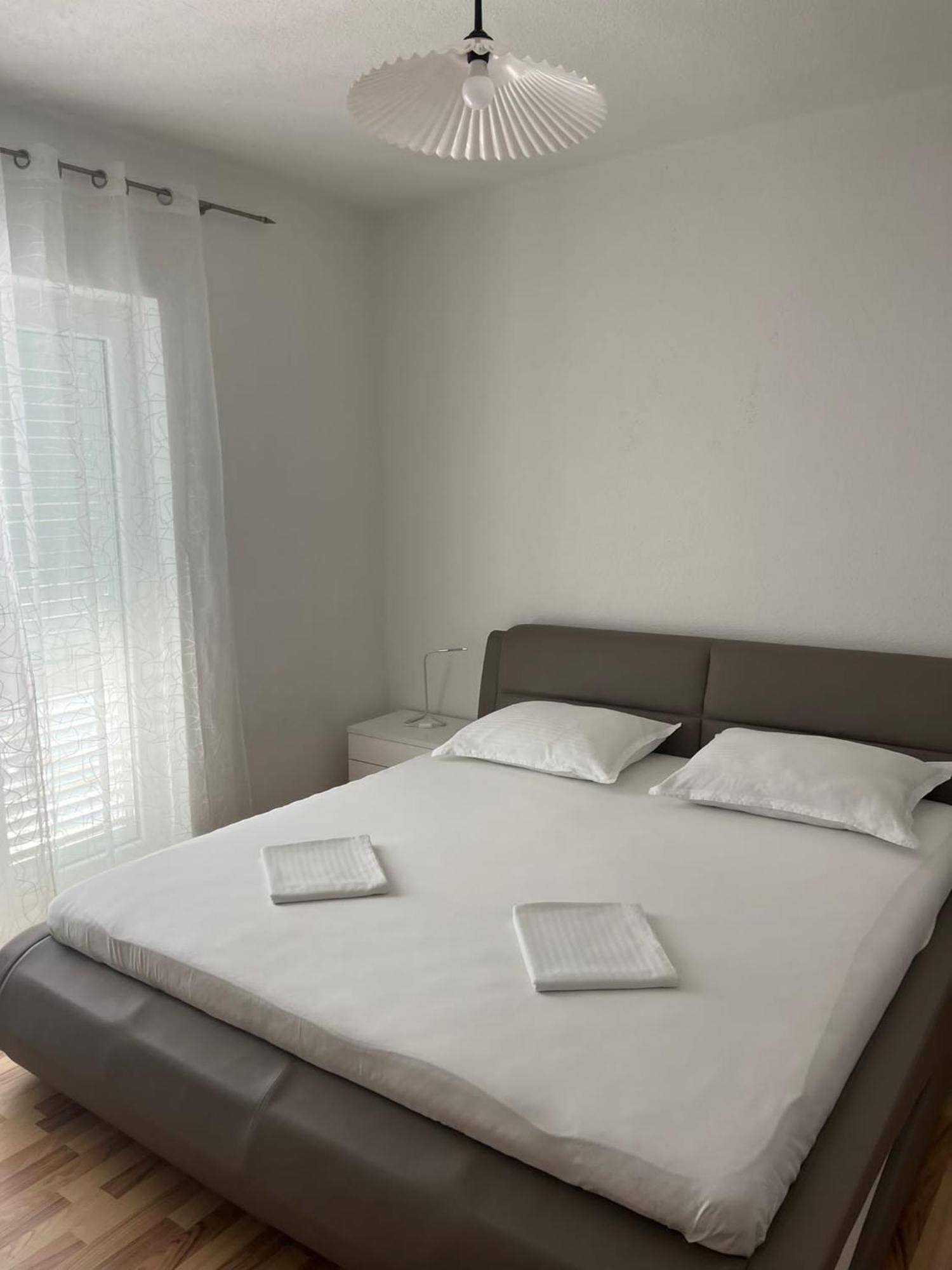 Apartment Davor Gradac  Eksteriør billede