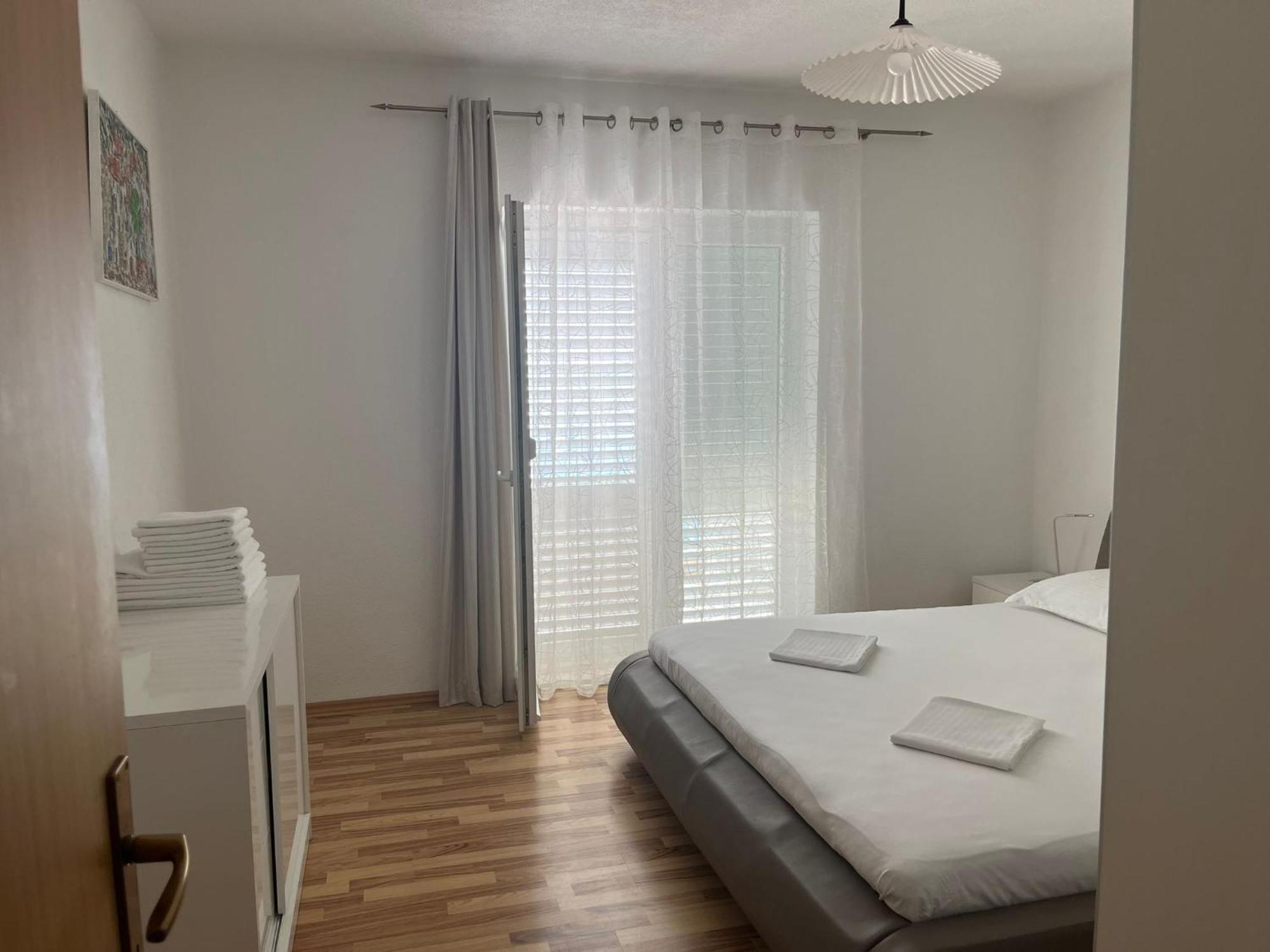 Apartment Davor Gradac  Eksteriør billede